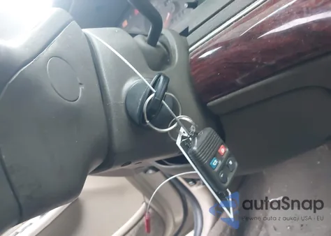 2000 Mercury Grand Marquis Gs z USA, uszkodzony, nr VIN 2MEFM74W5YX717222